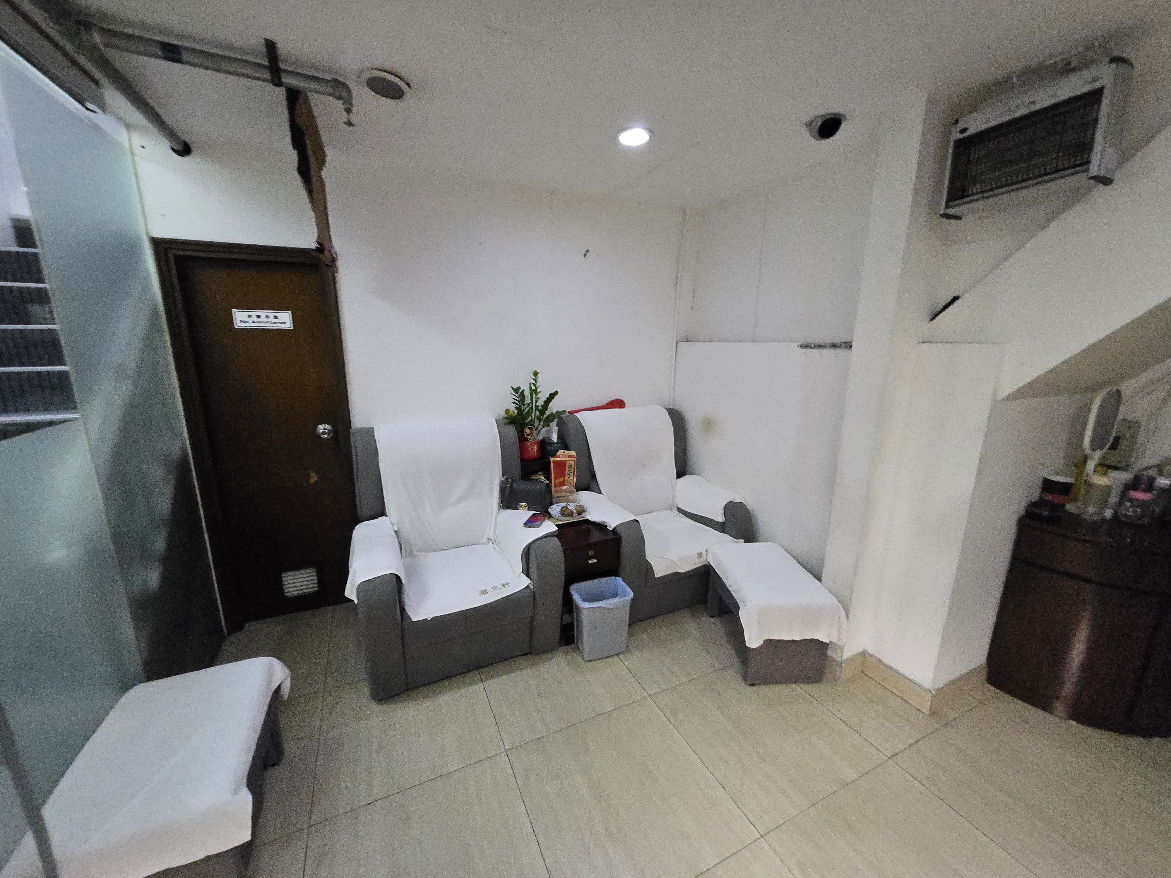 炮台山歷史悠久有利位置近港鐵站無需守業客底穩固位於地舖按摩店足浴店生意轉讓 · 2