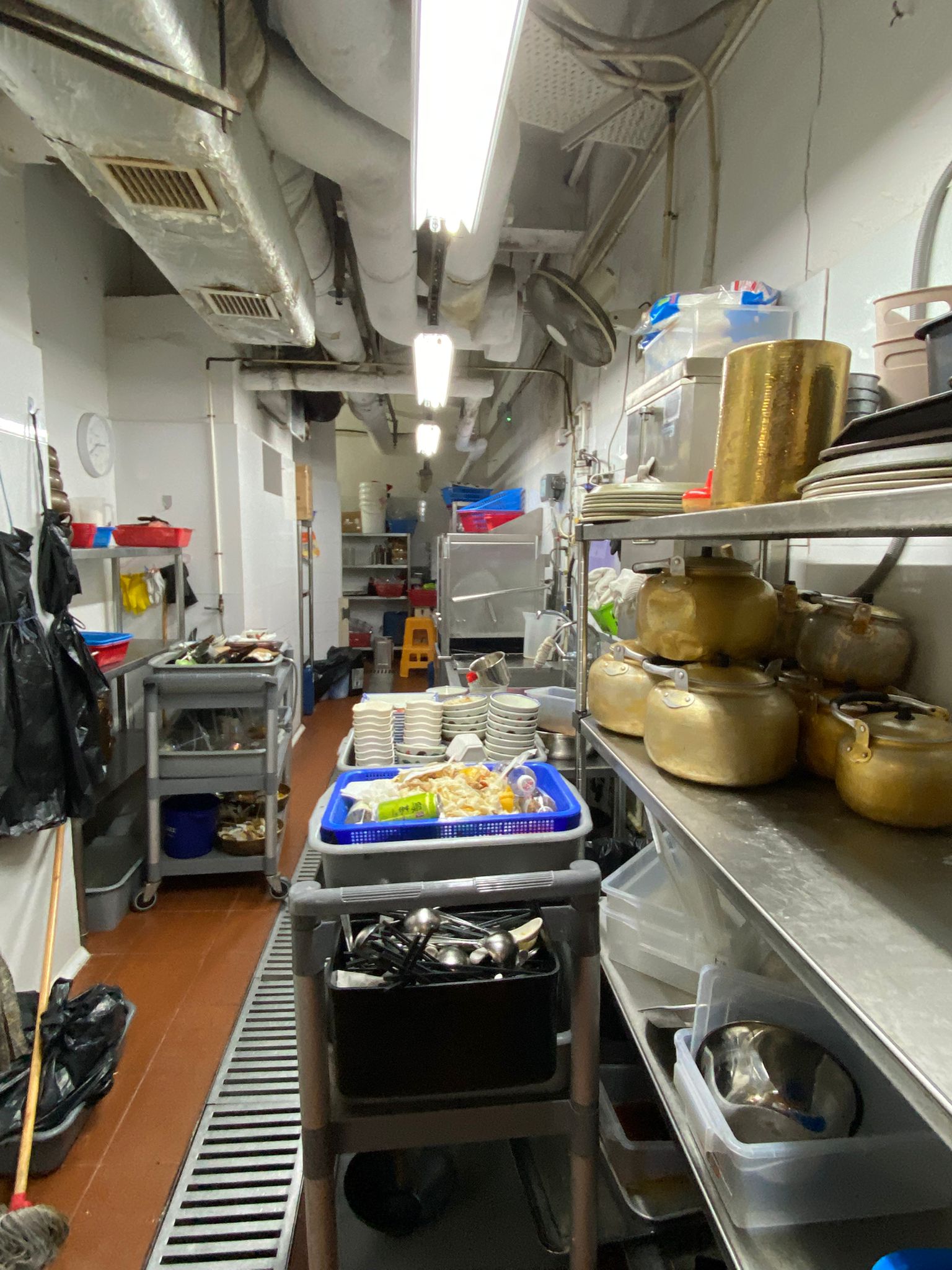 紅磡大型屋苑環繞位處民生區可容納130人穩定街坊熟客可教授經營模式有穩定POS系統火鍋店生意轉讓 · 3