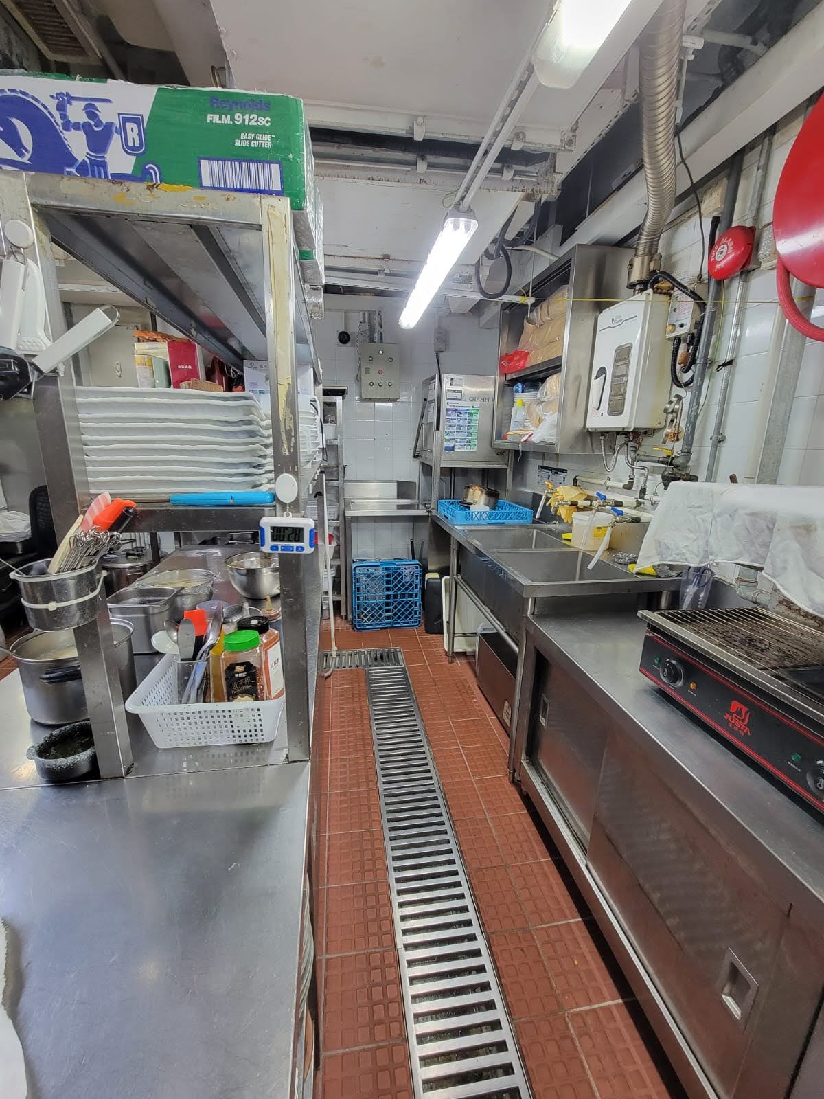 葵涌可Autorun工商住宅區需求量大不受北上消費影響持大牌可容納60個座位東主投資角色可連招牌品牌菜式轉讓新手同行創業首選Café生意轉讓 · 3