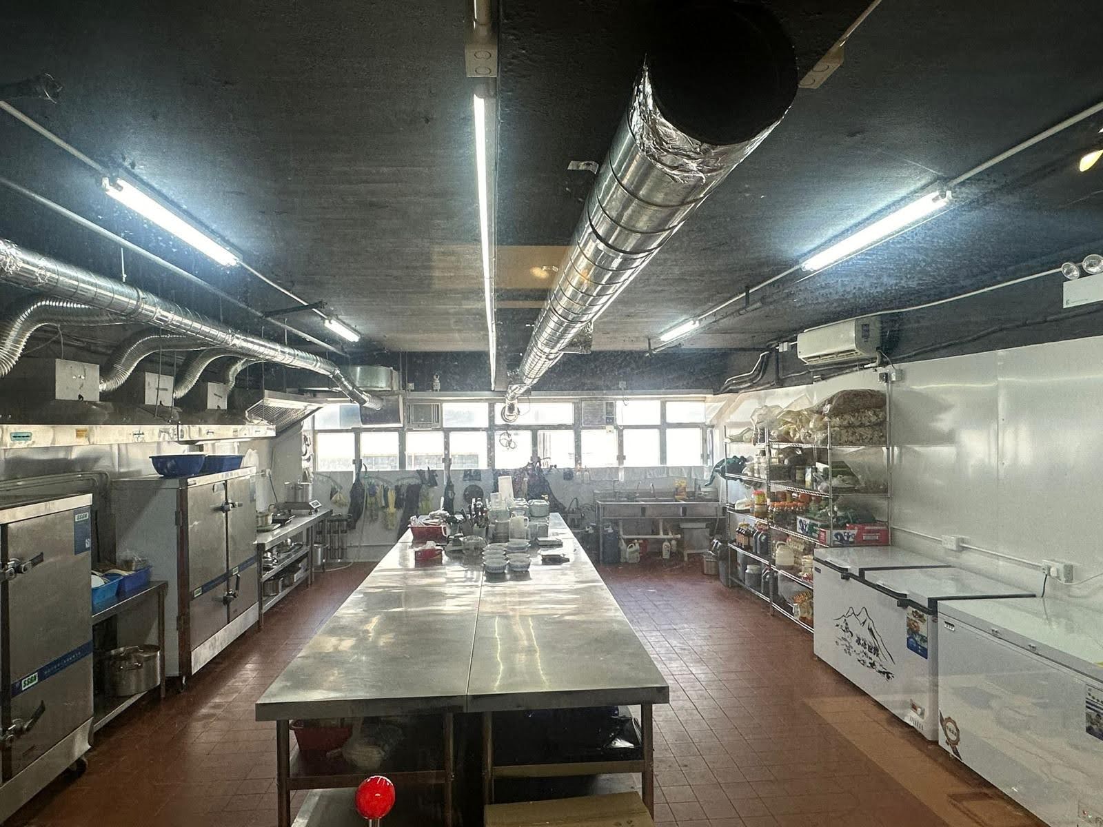 荔枝角3相電超平租金電適合不同食品製作工場生財工具齊全即頂即用食物工場資產轉讓 · 2