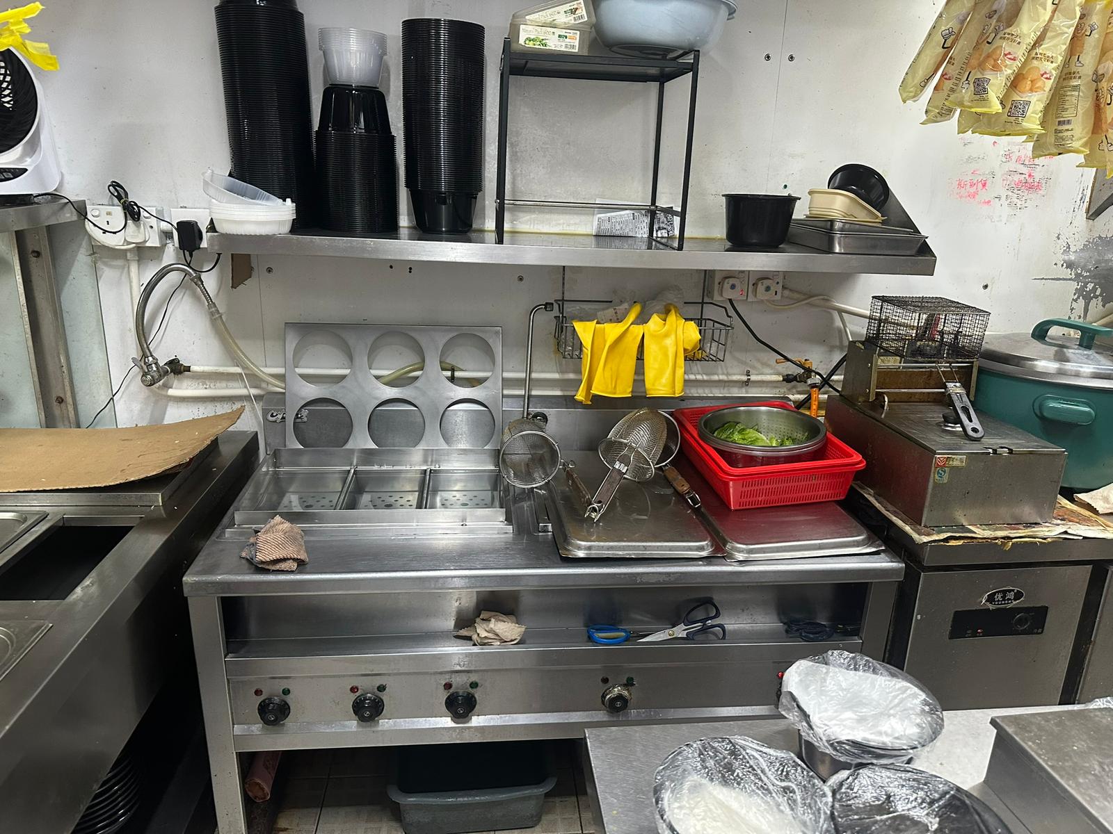 荔枝角員工齊全鄰近商業區午市旺市生財工具齊全即頂即做各式麵店生意轉讓 · 3
