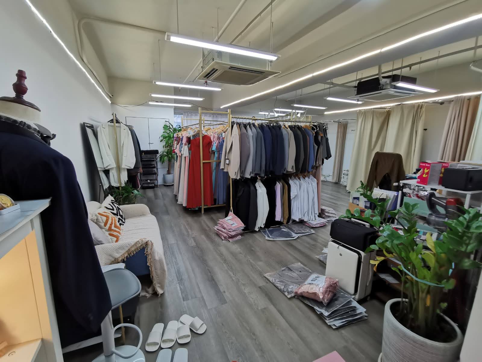 荔枝角可Autorun約6個月回本約1,000呎$18呎租位於工廠大廈兄弟衫姊妹裙租借生意轉讓 · 2
