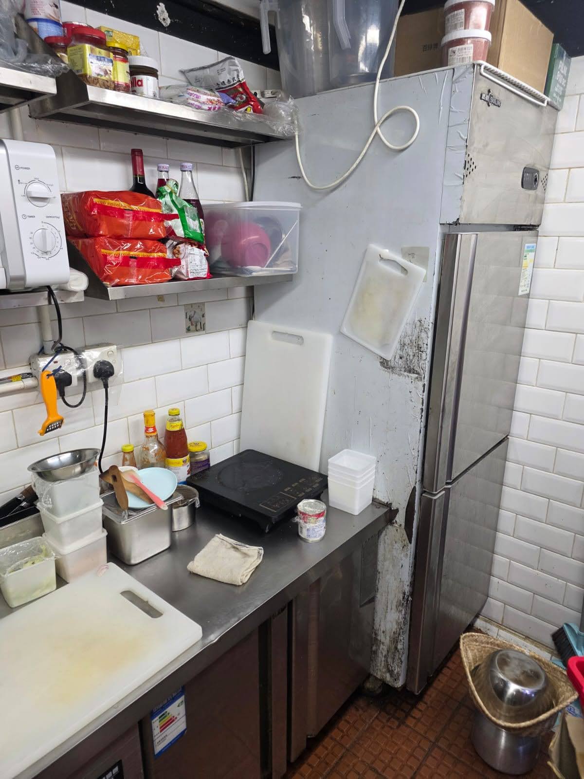 旺角位於商場舖大量年輕客源近港鐵站小本經營租金吸引東南亞小食外賣店資產轉讓 · 3
