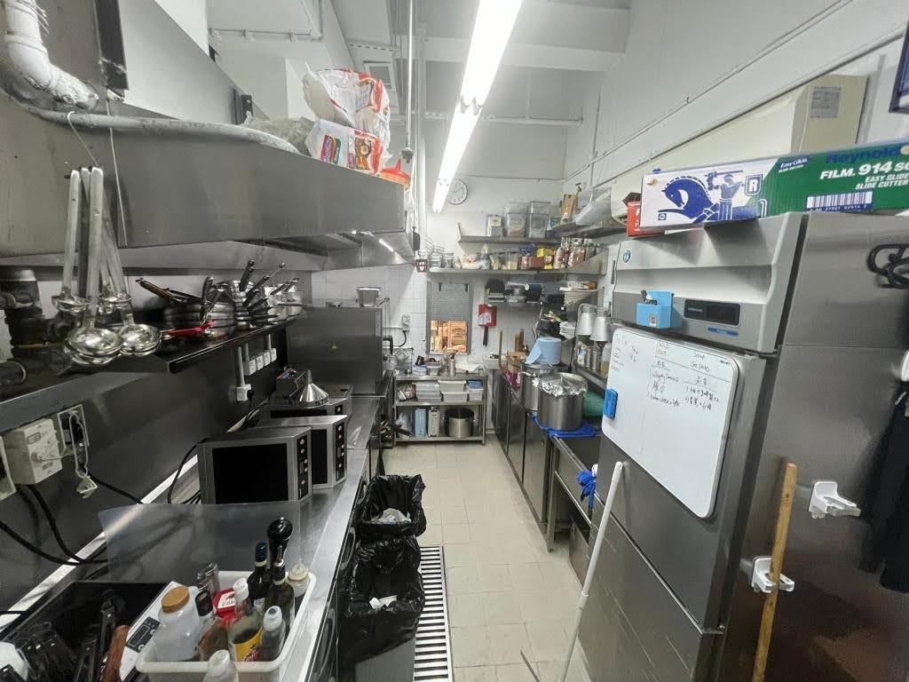 北角住宅環繞大型屋苑環繞旺街近商業區段段有人流有利位置近港鐵站具普通食肆牌照裝修新凈重本裝修具空間感生財工具齊備可立即開業客群龐大Café資產轉讓 · 2