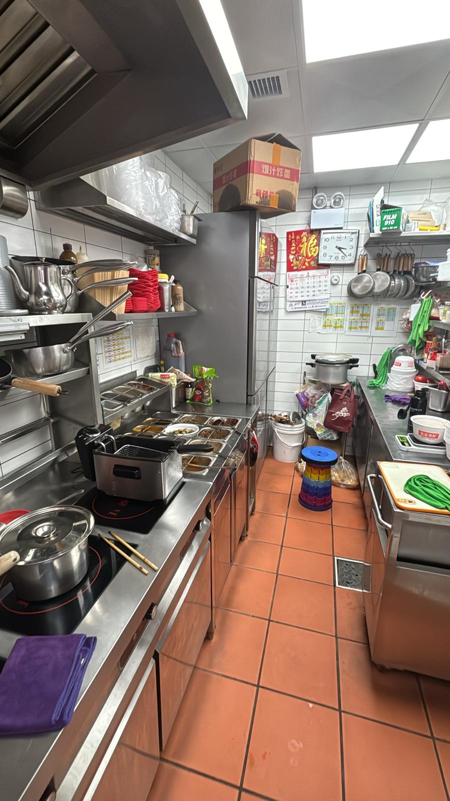 鰂魚涌住宅環繞近商業區段段有人流地段吸引各式麵店資產轉讓 · 3