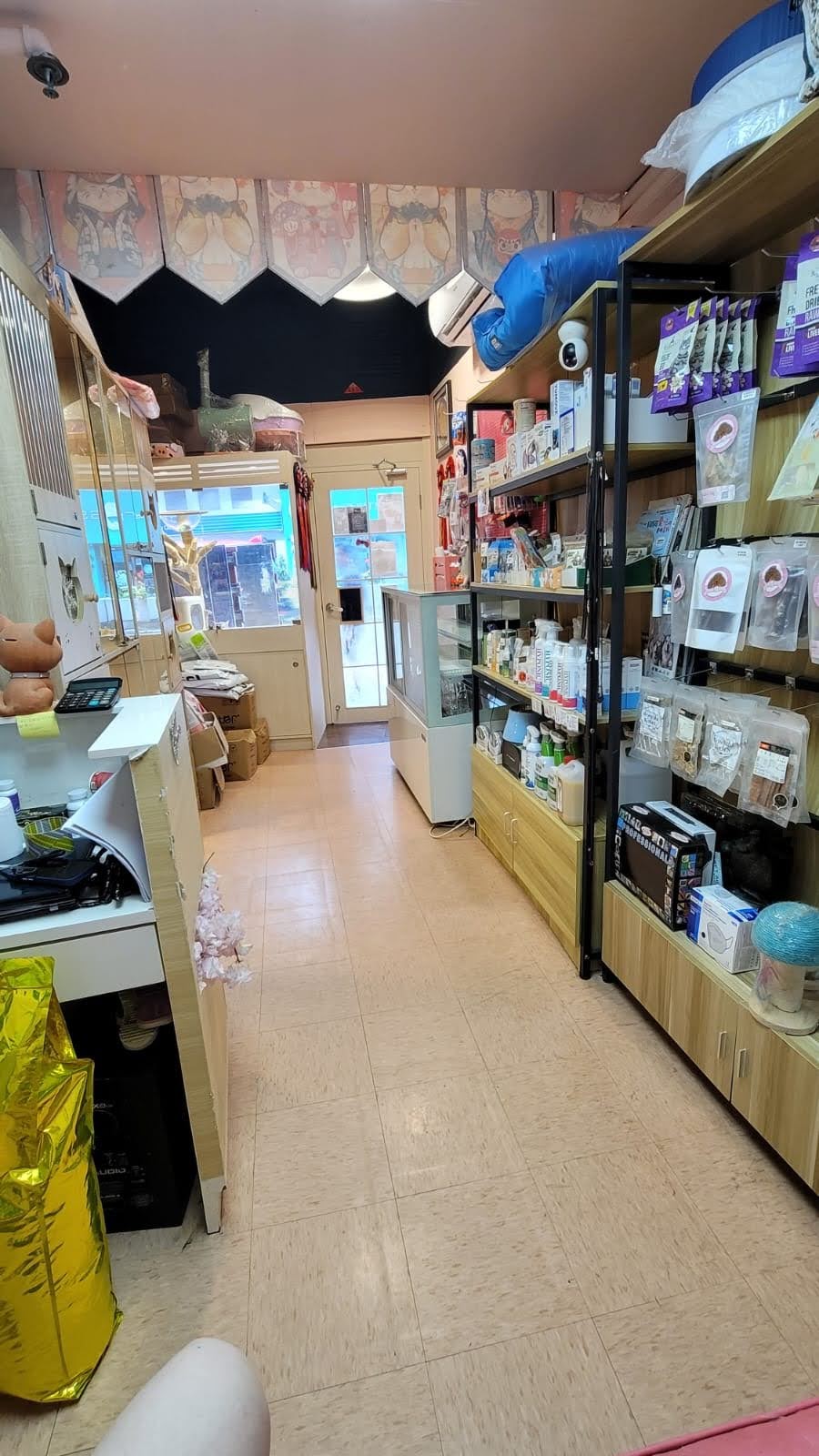 深水埗利潤可達$63,950連存貨約$40,000約800呎$19呎租位於地舖寵物店連寵物美容生意轉讓 · 3