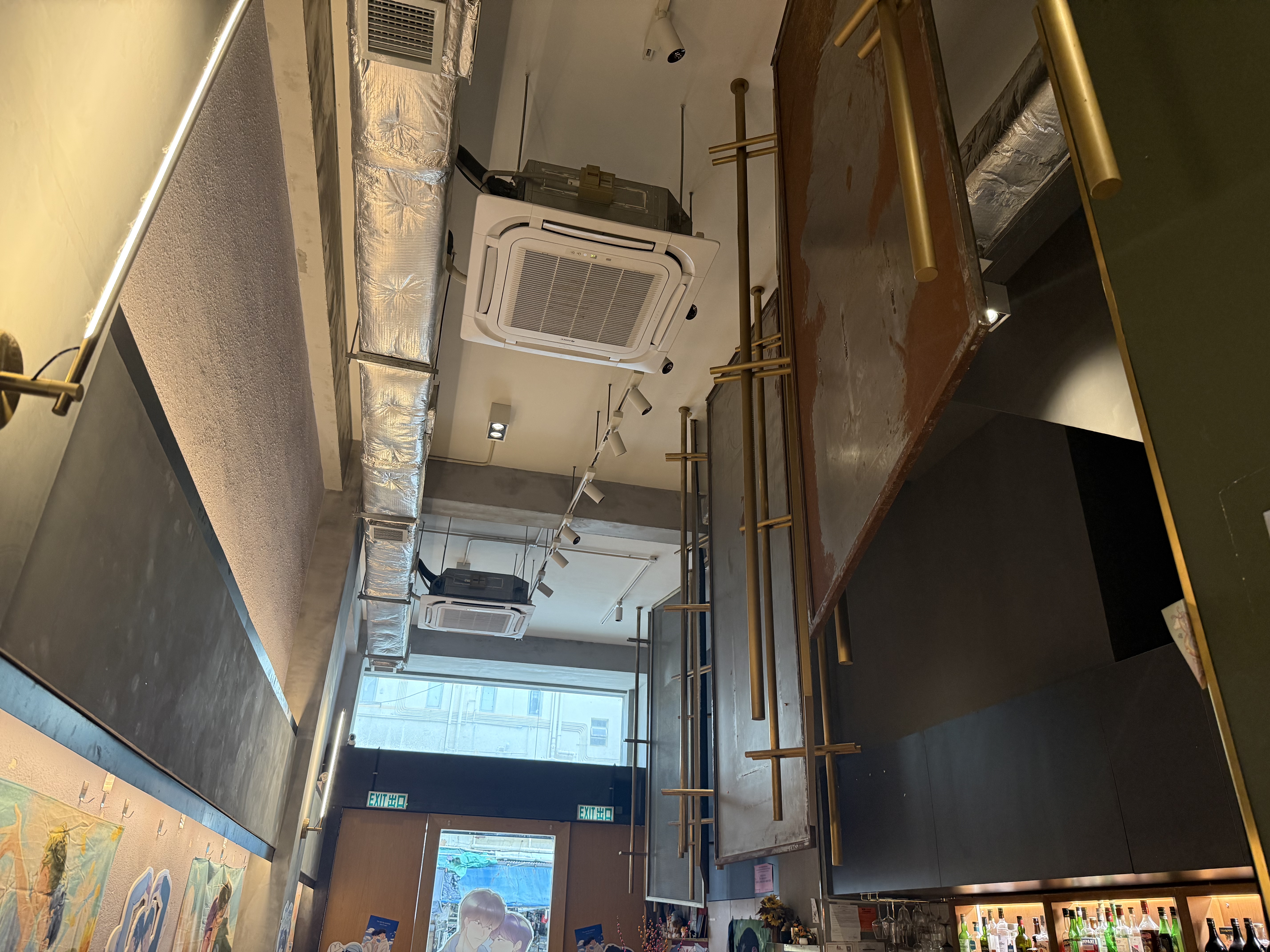 深水埗持小食牌酒牌成立6年近港鐵站賣價合理地方寬敞具空間感連IG轉讓可教授經驗Café生意 · 2