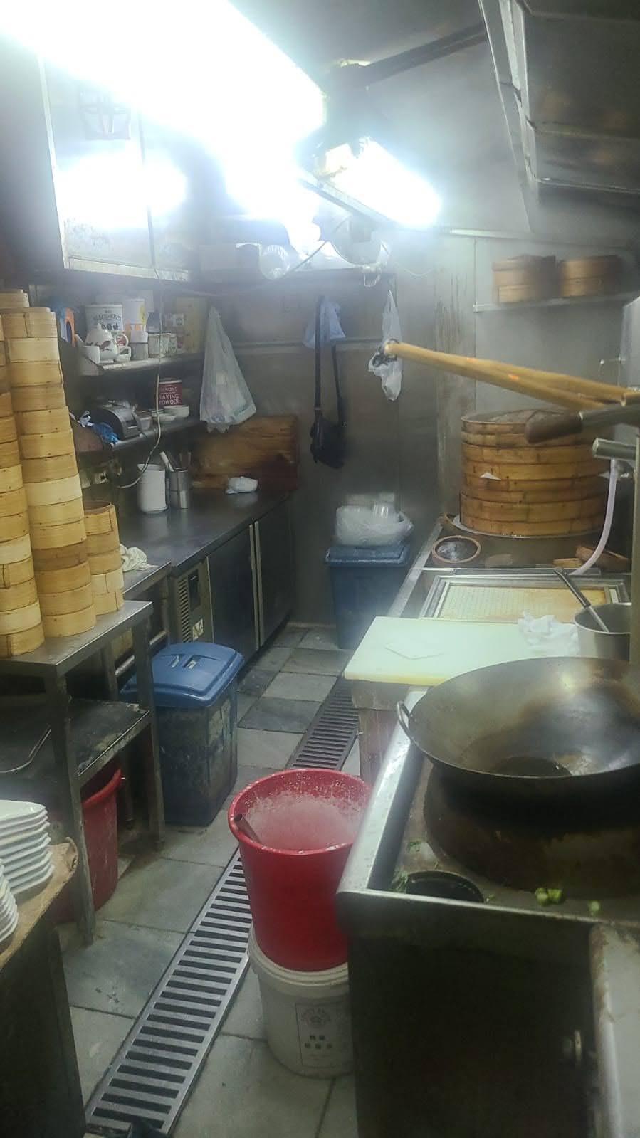 土瓜灣持大牌行煤氣生財工具齊備有明火炒爐大幅減低開業成本小區少有點心餐廳有長期顧客可改粉麵茶餐廳中餐廳生意轉讓 · 3
