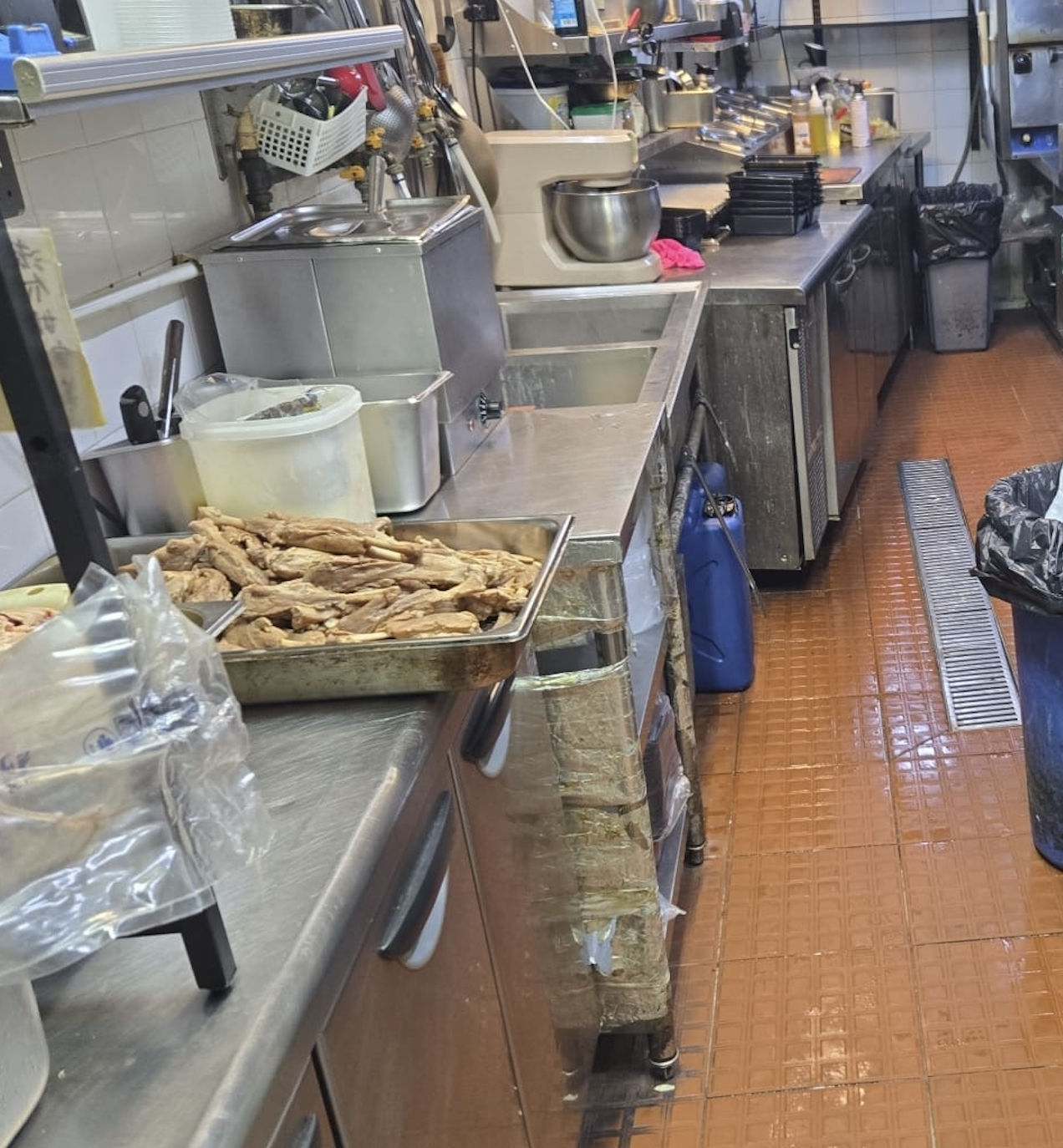 荃灣大型屋苑環繞具防守力租金生財工具齊備可立即開業大量客底外賣店資產轉讓 · 2