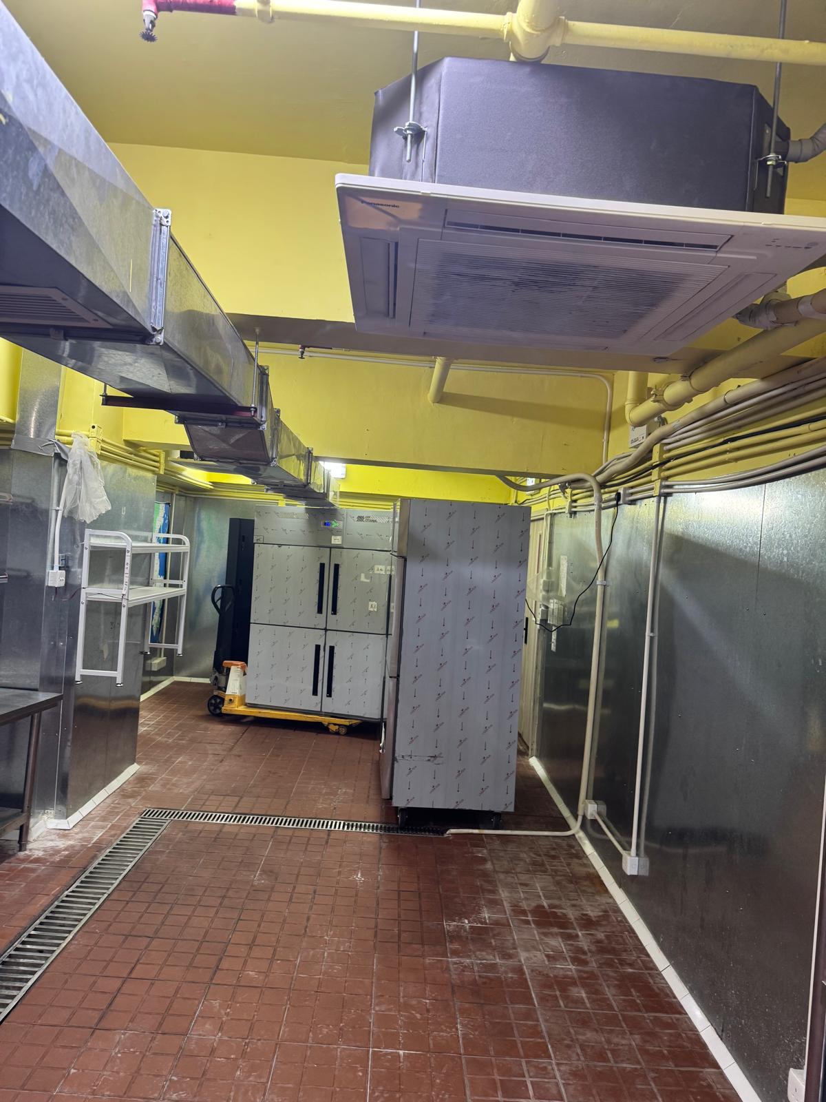 青衣800呎持食物製造廠牌生財工具齊全牌照租借適合烘焙及各類加工場即頂即做食物工場資產轉讓 · 2