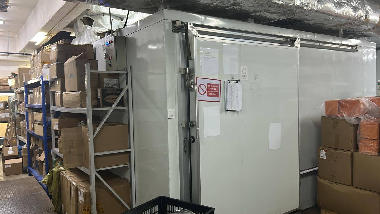 黃竹坑近港鐵站罕見放盤罕見靚場食物工場生意轉讓 · 3