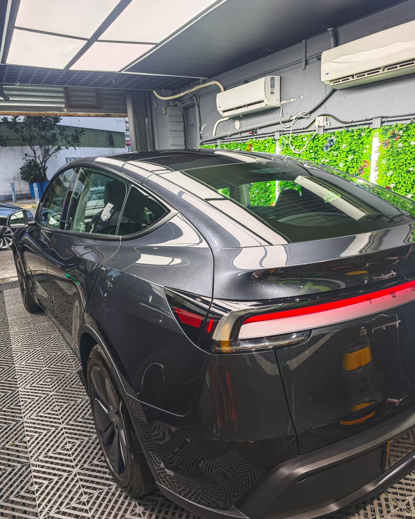 元朗可Autorun利潤可達$103,500成立約6年約600呎位於地舖車漆保護PPF、轉色、鍍膜汽車美容店生意轉讓 · 3