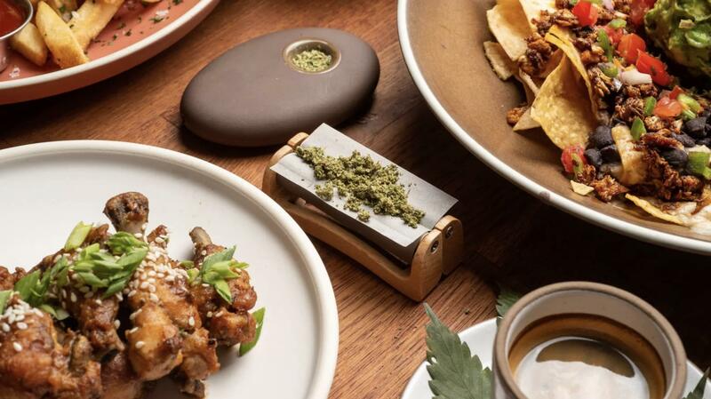 西營盤媒體熱捧有利位置具普通食肆牌照、刺身壽司牌照、酒牌容額大重本裝修具空間感環境吸睛設備齊全客源充足穩定街坊熟客Café資產轉讓